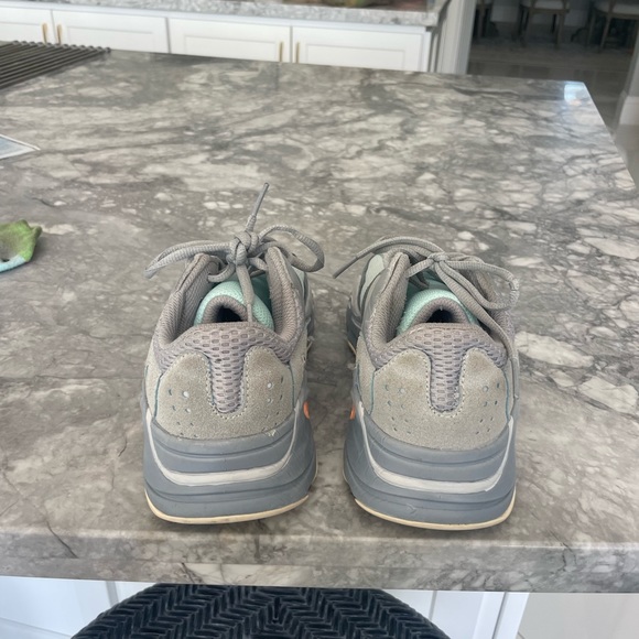 Adidas YEEZY 700 Boost Inertia - Picture 3 of 11